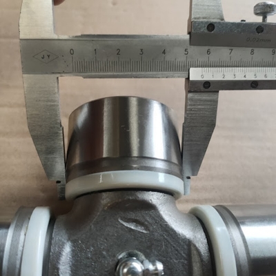 트럭 부품 WG9319313210 57*144 mm HOWO 변속도 셰프트에 대한 보편적 결합 조립